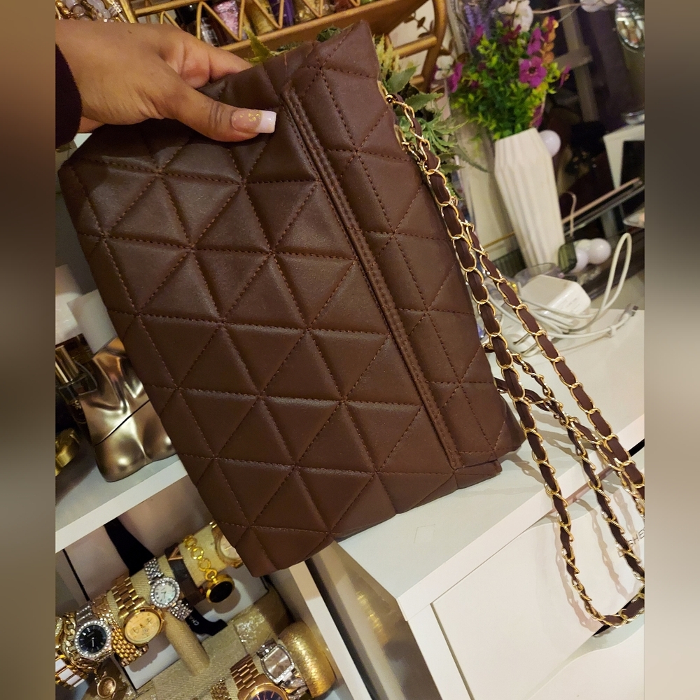 Quilted Gold Chain Shoulder Bag - Brown - Picture 9 of 9